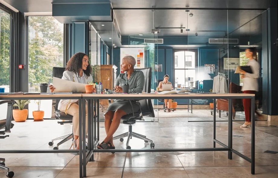 Trendy-Coworking-Space-GettyImages-1390077941.jpg